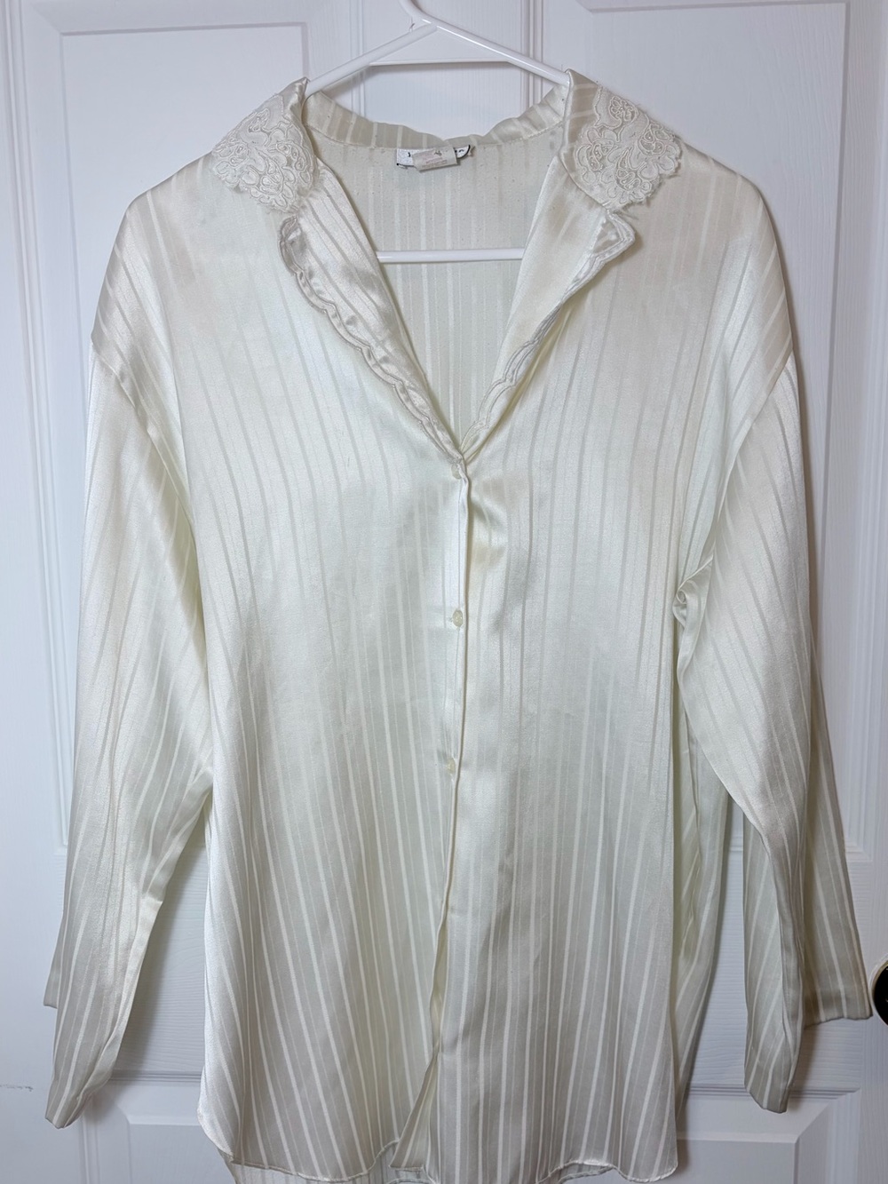Vintage Ivory Satin Stripe Lace Collar Night shirt | La lingerie